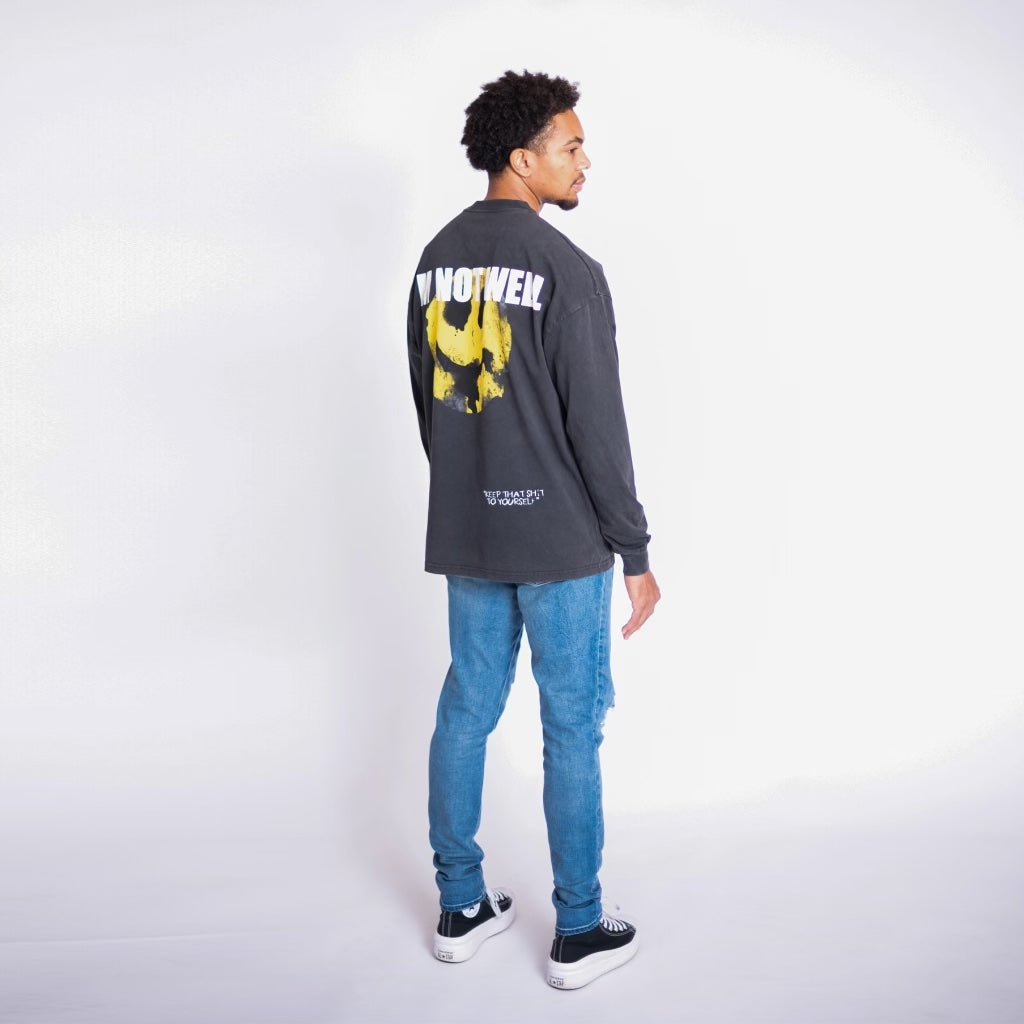 SMILEY FACE LONG SLEEVE T-SHIRT IN WASHED GREY
